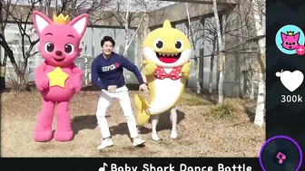 Baby Shark Dance Battle | Baby Shark Challenge | Baby Shark vs Pinkfong