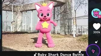 Baby Shark Dance Battle | Baby Shark Challenge | Baby Shark vs Pinkfong