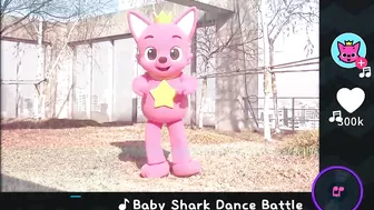 Baby Shark Dance Battle | Baby Shark Challenge | Baby Shark vs Pinkfong