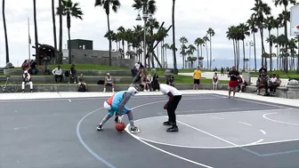 Bugs Bunny 1v1 Basketball at Venice Beach [Space Jam IRL]