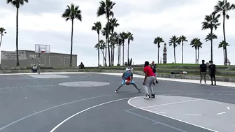 Bugs Bunny 1v1 Basketball at Venice Beach [Space Jam IRL]