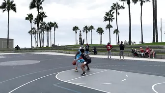 Bugs Bunny 1v1 Basketball at Venice Beach [Space Jam IRL]