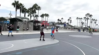 Bugs Bunny 1v1 Basketball at Venice Beach [Space Jam IRL]