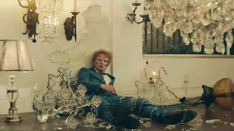 Ed Sheeran - Shivers [Official Video]