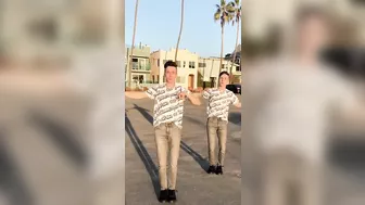 If I was you I’d wanna be me too. Viral tiktok dance / TwinsFromRussia tiktok #shorts