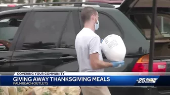 West Palm Beach resource center distributes turkeys ahead of Thanksgiving