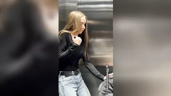 Surprised ATHLETE in elevator???? I wanted it in elevator???? @Fitness samka prank FITNESS SAMKA