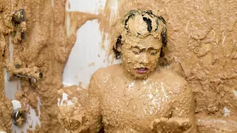 PEANUT BUTTER BATH CHALLENGE!