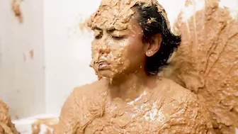 PEANUT BUTTER BATH CHALLENGE!