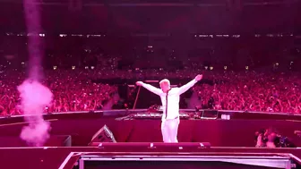 Armin van Buuren & Davina Michelle - Hold On (Official Music Video)