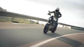 2022 Yamaha XSR700 - Born to Challenge