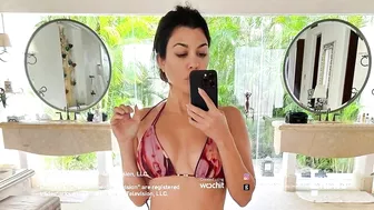 Kourtney Kardashian's Steamy Bikini Pics in Mexico | E! News