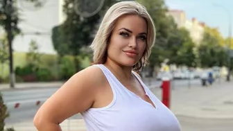 Olyria Roy Update 2021 | Latest Onlyfans Fashion | Big Curvy Figure | Biography | Boyfriend & More