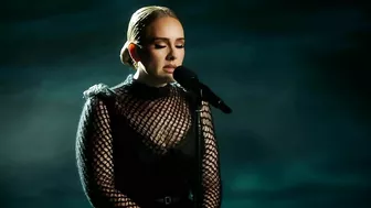 Adele - Easy On Me (Live at the NRJ Awards 2021)