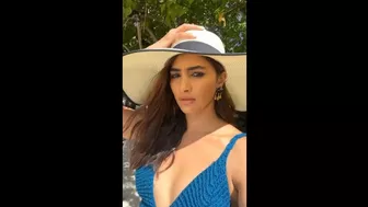 Pooja Hegde Latest Hot Bikini Videos, Ravishing Pooja Hegde chilling in the Maldives, Pooja Hegde