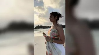 Pooja Hegde Latest Hot Bikini Videos, Ravishing Pooja Hegde chilling in the Maldives, Pooja Hegde