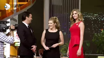 Beyaz ve Dünyaca Ünlü Model Ana Beatriz'in Türk Selamlaşması!  - Beyaz Show