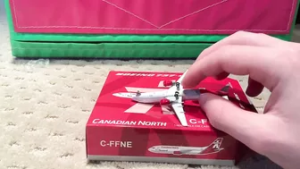 Panda Models Canadian North 1:400 Scale 737-400 Unboxing (Excellent Model)