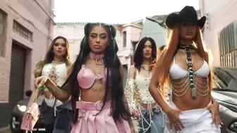 POCAH, MC MIRELLA, TAINÁ COSTA, LARA SILVA - PASSANDO O RODO (CLIPE OFICIAL)