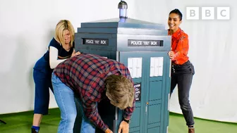 The DIY TARDIS Challenge ???????? @Doctor Who: Flux - BBC