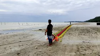 Dragon Kite Broken Heart at Cemara Beach Tuban