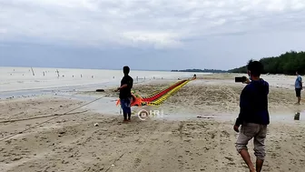 Dragon Kite Broken Heart at Cemara Beach Tuban