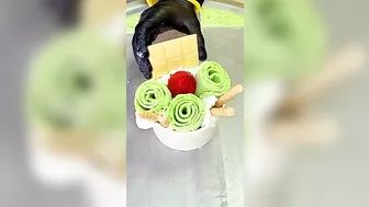 Ice cream challenge! Green food vs white food ice cream rolls