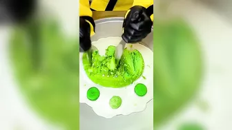 Ice cream challenge! Green food vs white food ice cream rolls