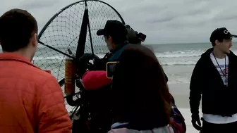 Paramotor Pilot Lands on Florida Beach after Epic Coast to Coast Trip