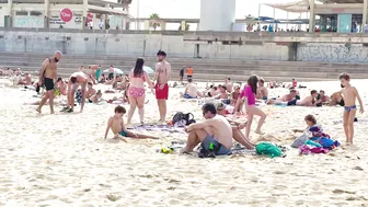 Barcelona beach walk/beach Nova Icaria