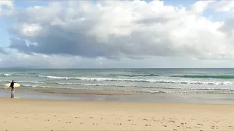 The Noosa Bar and Main Beach. Monday morning, December 13, 2021.