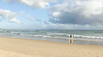 The Noosa Bar and Main Beach. Monday morning, December 13, 2021.