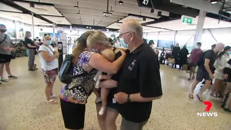 Victorians can now travel to Queensland without quarantine as border reopens | 7NEWS