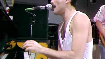 Queen - Bohemian Rhapsody (Live Aid 1985)