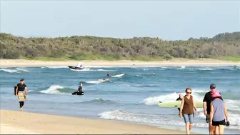 Noosa Main Beach and the Bar. Tuesday morning, December 14, 2021.