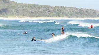 Noosa Main Beach and the Bar. Tuesday morning, December 14, 2021.