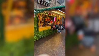 Monte auf dem Bremer Weihnachtsmarkt!???????? MontanaBlack Instagram Story