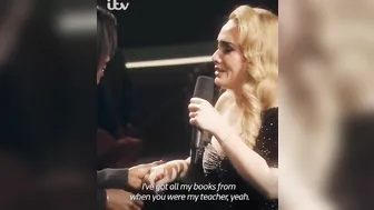 ADELE IS SURPRISED BY HER SCHOOL ENGLISH TEACHER AND CRIES WHEN SEEING HER ????