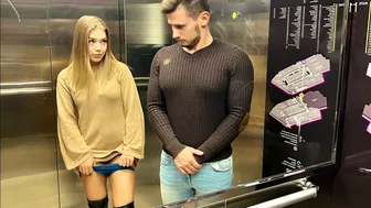 Showed the figure to the bodybuilder in elevator????shock videos @Fitness samka FITNESSTONYA/prank lol