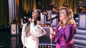 Kelly Clarkson & Ariana Grande - Santa, Can't You Hear Me (from When Christmas Comes Around on NBC)