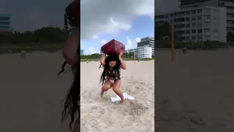 Beach days in Miami be like