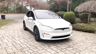 The Holiday Light Show in the New 2022 Model X Refresh