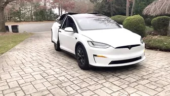 The Holiday Light Show in the New 2022 Model X Refresh