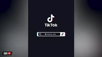 Marta y Reguilón enloquecen a TikTok con este vídeo colgando la estrella del árbol