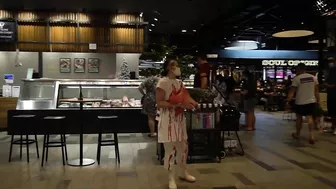 Vegan Carries a Pigs Head in the Supermarket