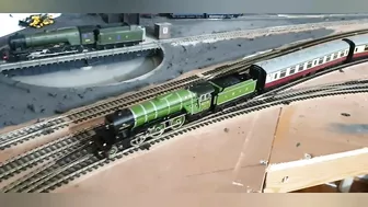 Bachmann / Locomotion Models V2 4771 Green Arrow running in