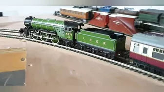 Bachmann / Locomotion Models V2 4771 Green Arrow running in