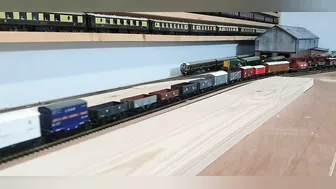 Bachmann / Locomotion Models V2 4771 Green Arrow running in