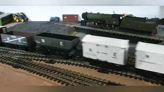 Bachmann / Locomotion Models V2 4771 Green Arrow running in