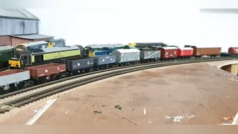 Bachmann / Locomotion Models V2 4771 Green Arrow running in